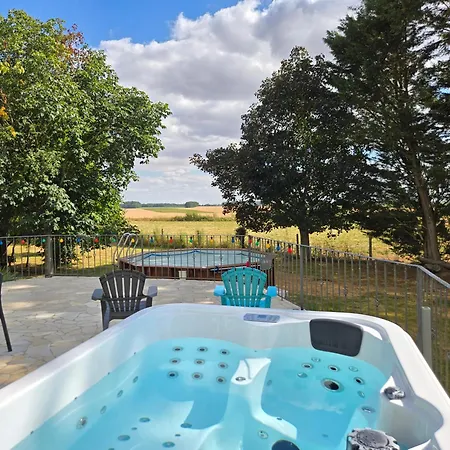 La Parenthèse Du Buisson Bailly - Jacuzzi, Détente Et Bien Près De Provins 3*